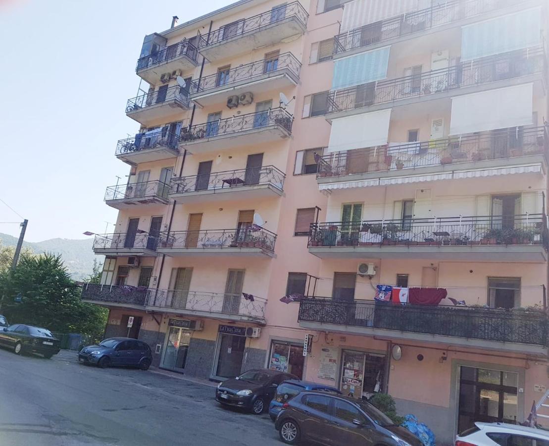 B&B Irnum Salerno Buitenkant foto